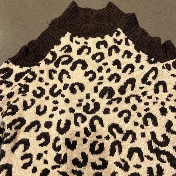 Cold Shoulder All Over Pattern Sweater Sz: S - Picture 9 of 14